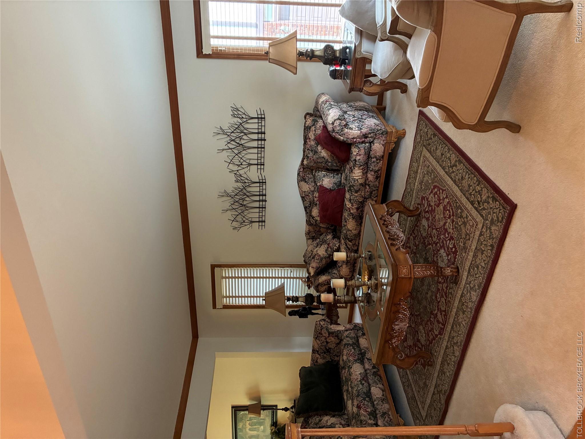 Recessed ceiling with crown molding