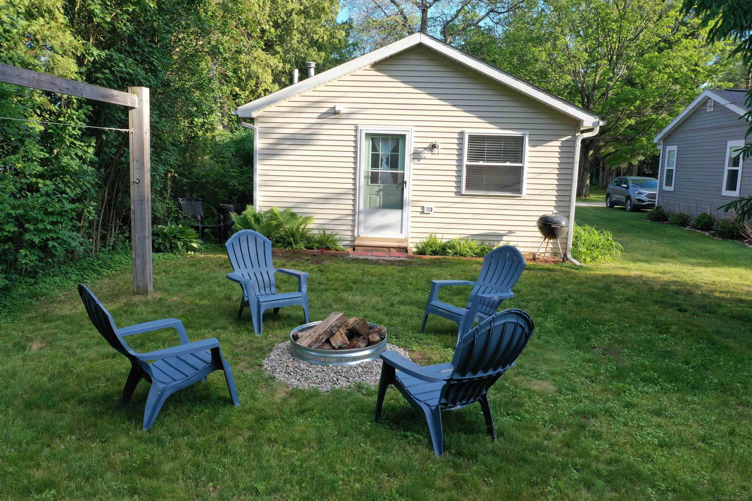 7335 Laurel Road Lexington, MI 48450 - Photo 2 of 33