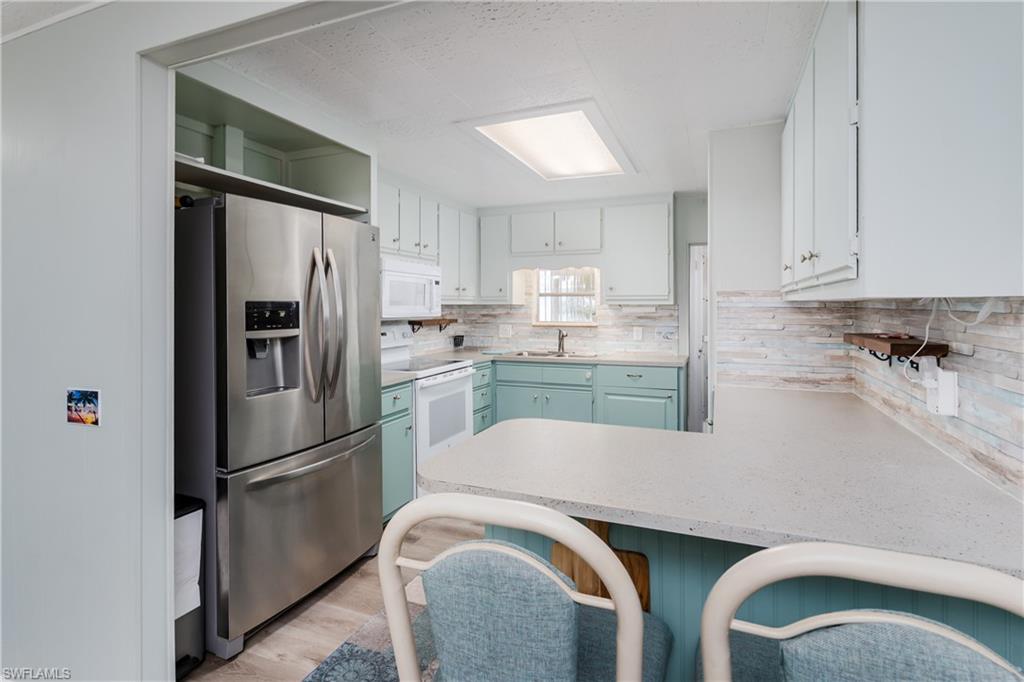 469 Riviera Boulevard West Naples, FL 34112 - Photo 8 of 31