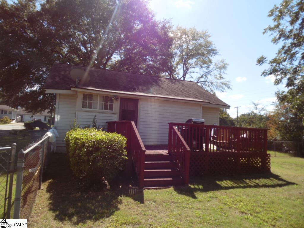 16 Cole Road Greenville, SC 29611 - Photo 4 of 27