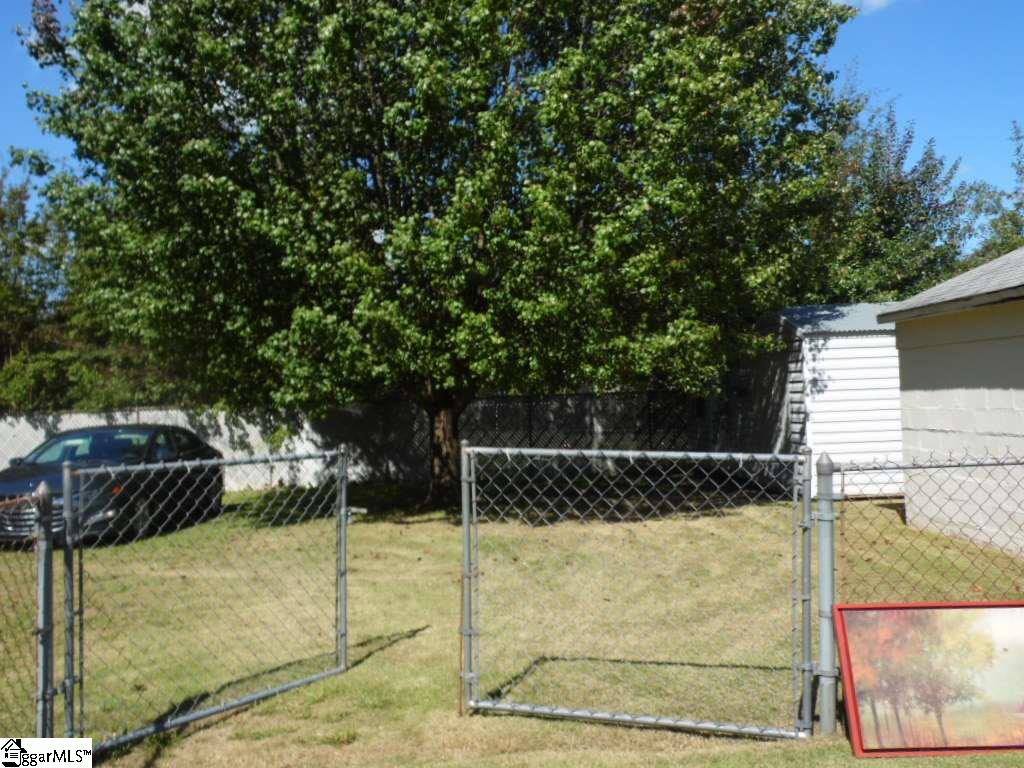 16 Cole Road Greenville, SC 29611 - Photo 9 of 27