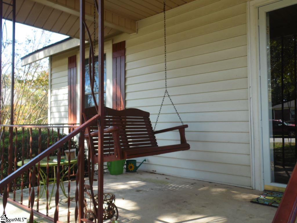 16 Cole Road Greenville, SC 29611 - Photo 10 of 27