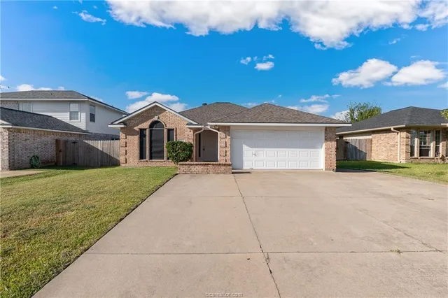 $1,900 | 3512 Wild Plum Street, College Station, TX 77845