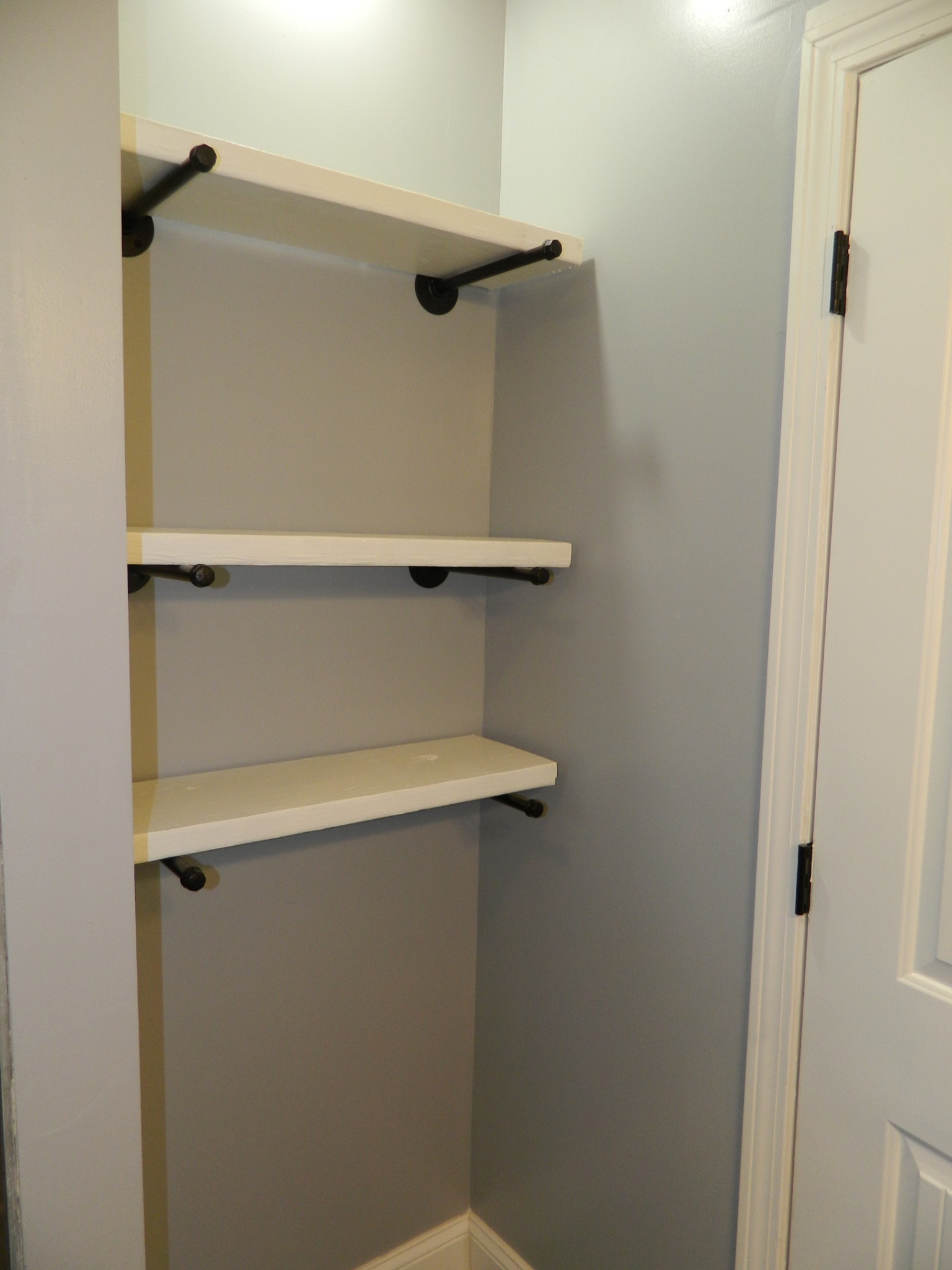 1276 Gip Manning Road Clarksville, TN 37042 - Photo 13 of 15 a close view of closet