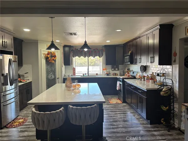 $669,000 | 6995 Summit Valley Road, Hesperia, CA 92345