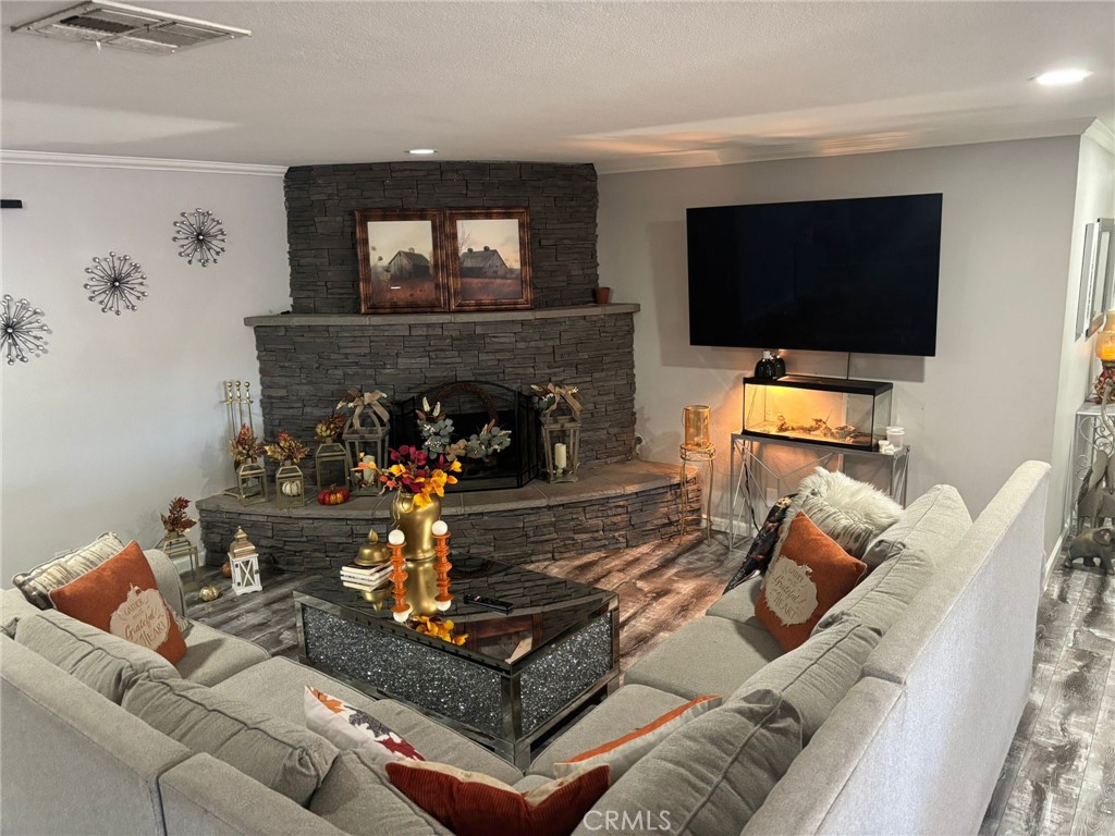 6995 Summit Valley Road Hesperia, CA 92345 - Photo 8 of 23