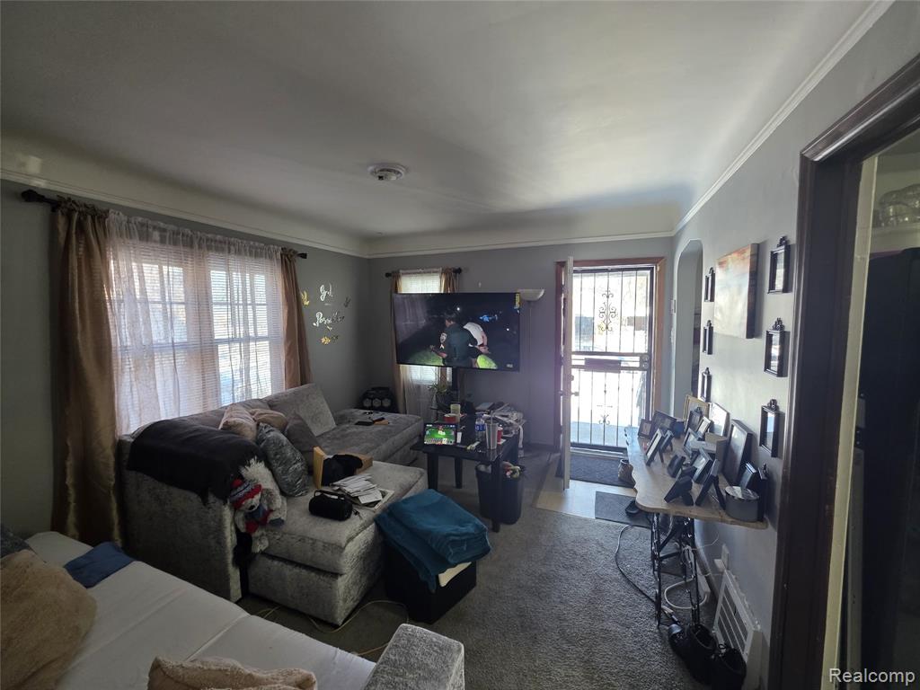 6375 Radnor Street Detroit, MI 48224 - Photo 3 of 13