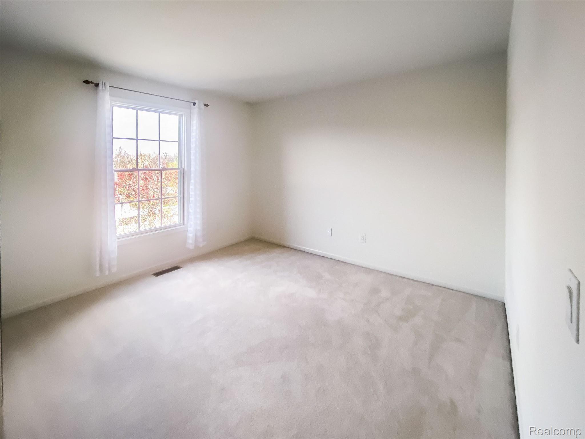 632 Bliss Drive Rochester, MI 48307 - Photo 30 of 41 b1-3-2.jpg