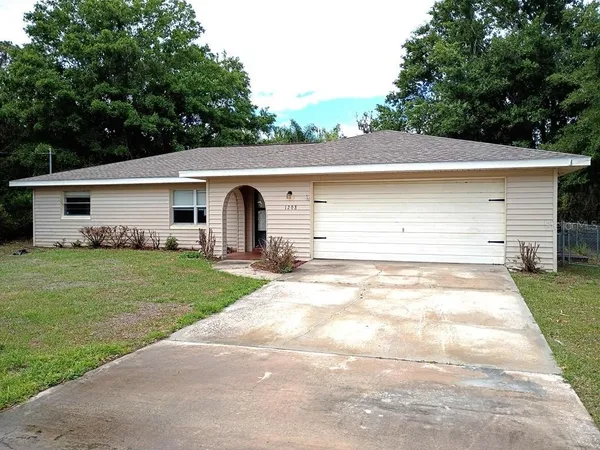 $257,500 | 1208 South Canal Boulevard, Sebring, FL 33870