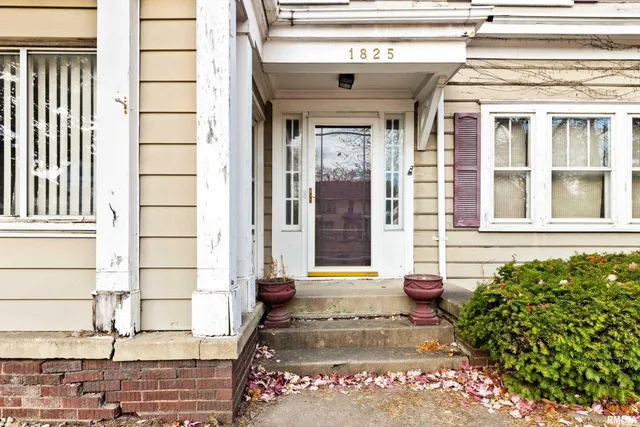 $130,000 | 1825 West Moss Avenue, Peoria, IL 61606