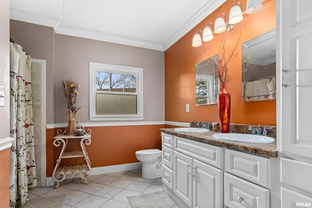 $130,000 | 1825 West Moss Avenue, Peoria, IL 61606