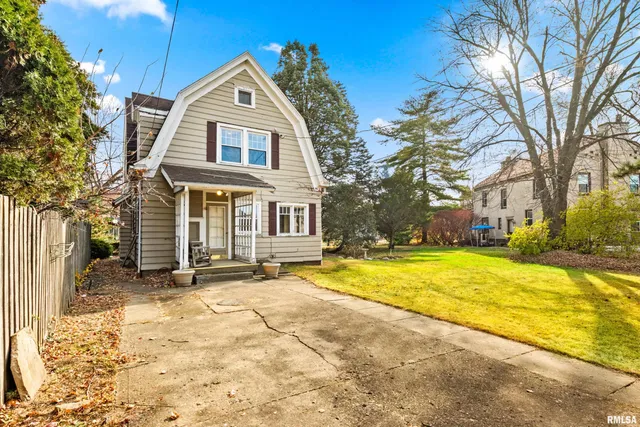 $130,000 | 1825 West Moss Avenue, Peoria, IL 61606