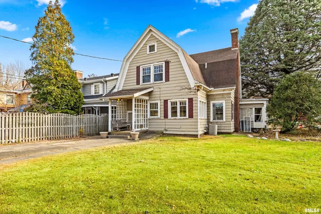 $130,000 | 1825 West Moss Avenue, Peoria, IL 61606