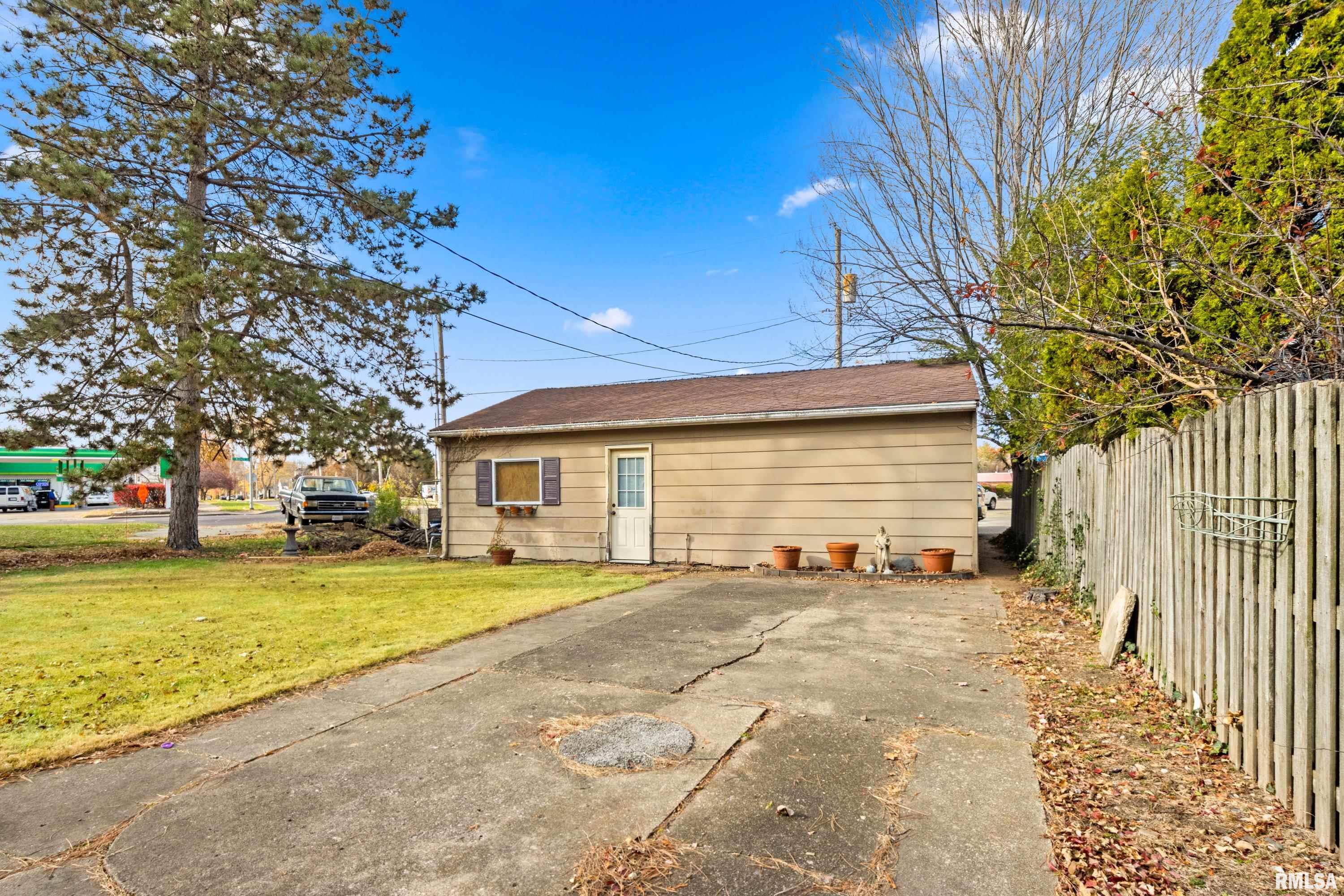 1825 West Moss Avenue Peoria, IL 61606 - Photo 43 of 62