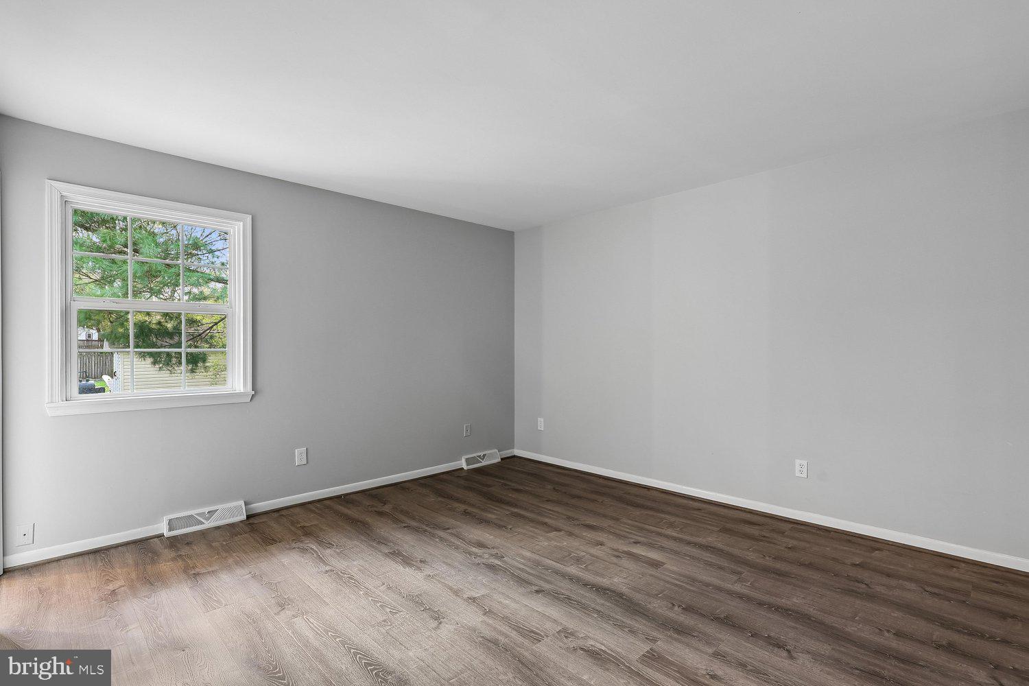 580 Park Road Severna Park, MD 21146 - Photo 12 of 36 Upstairs primary Bedroom