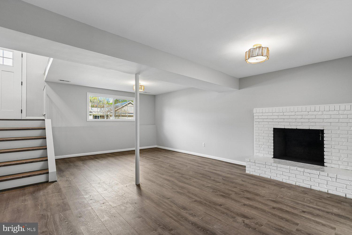 580 Park Road Severna Park, MD 21146 - Photo 19 of 36 Family rm-stainless lined wood burning fireplace