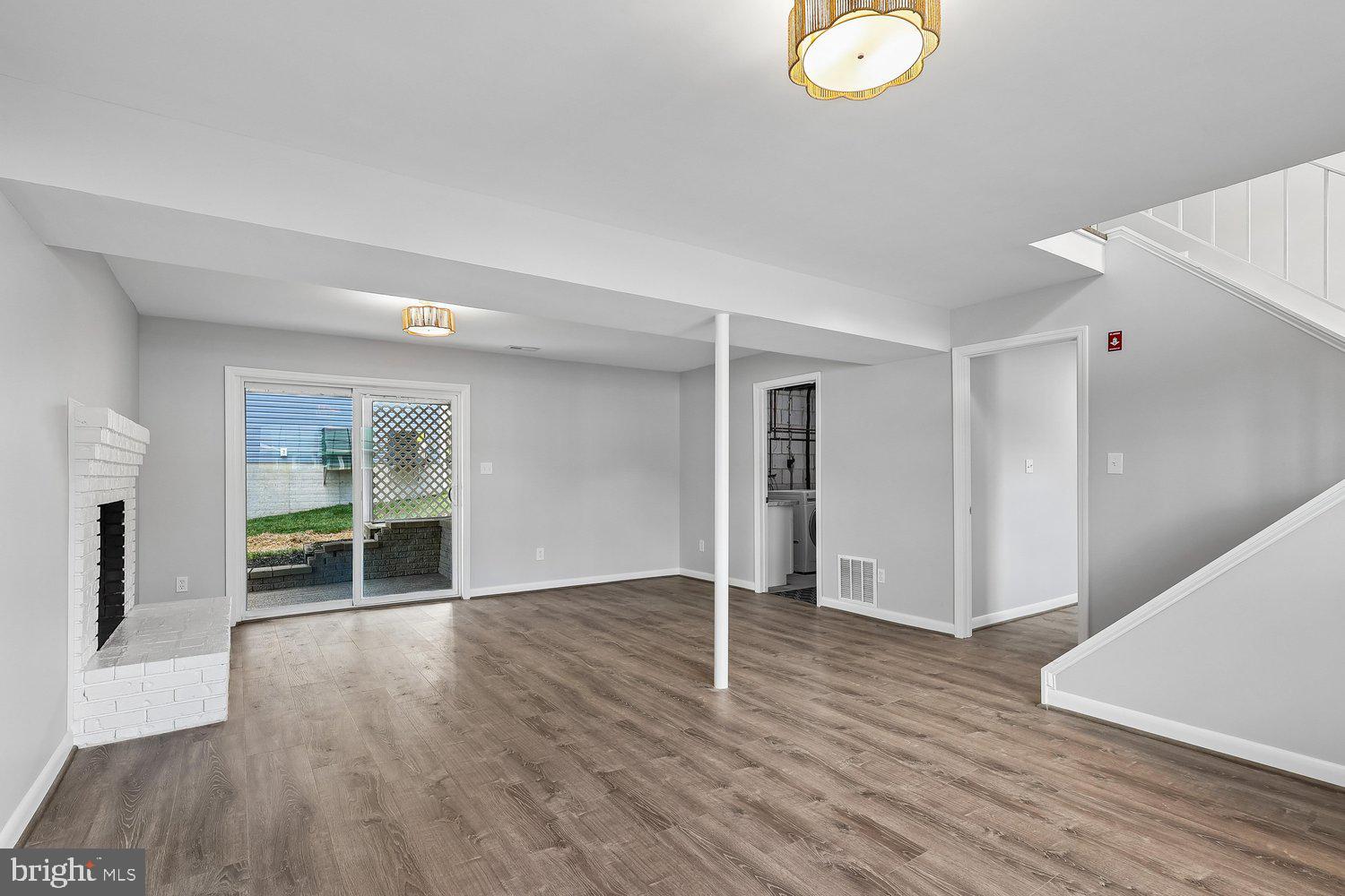 580 Park Road Severna Park, MD 21146 - Photo 20 of 36 Family room with walkout