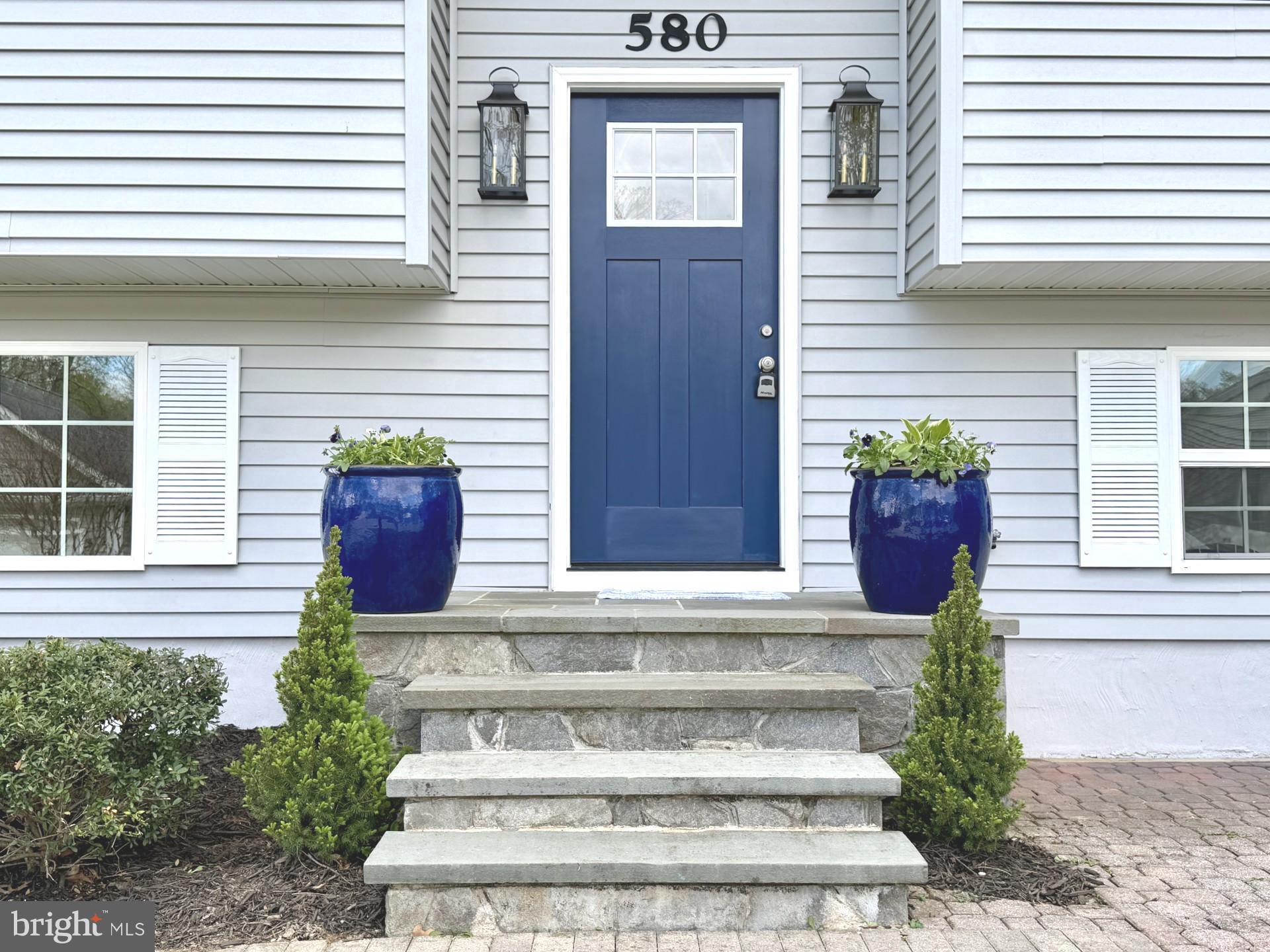 580 Park Road Severna Park, MD 21146 - Photo 2 of 36 Blue stone porch w/ new front door &
porch lights
