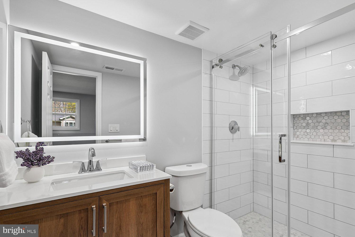 580 Park Road Severna Park, MD 21146 - Photo 21 of 36 Newly added full bath with tiled shower