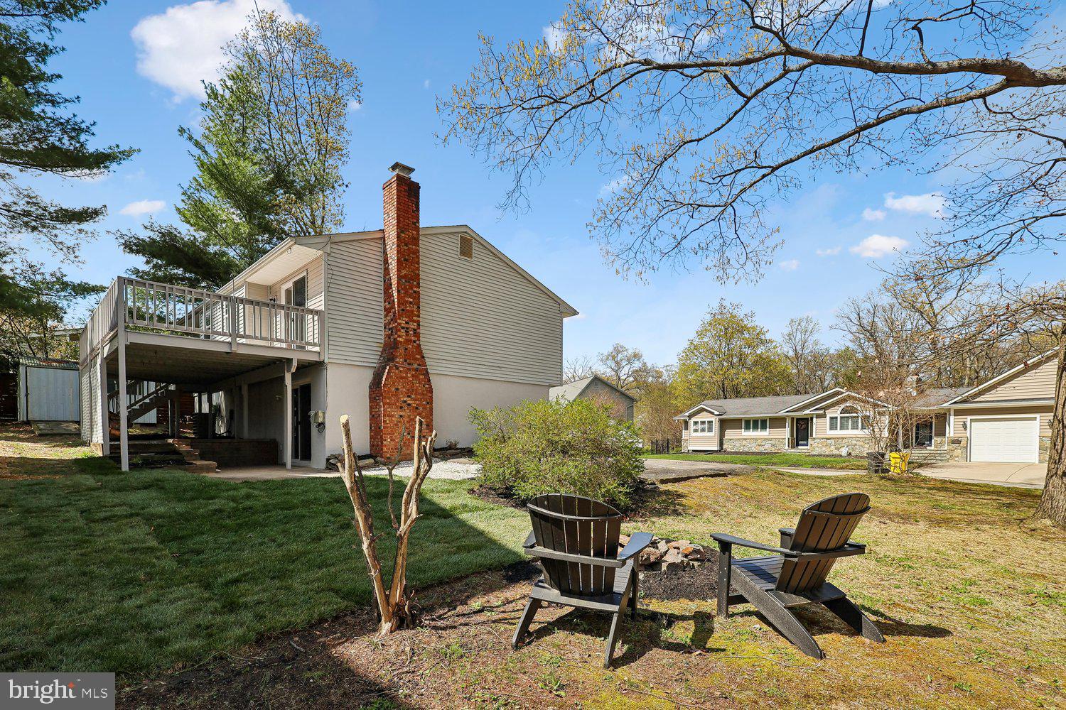 580 Park Road Severna Park, MD 21146 - Photo 25 of 36 Side Yard with firepit