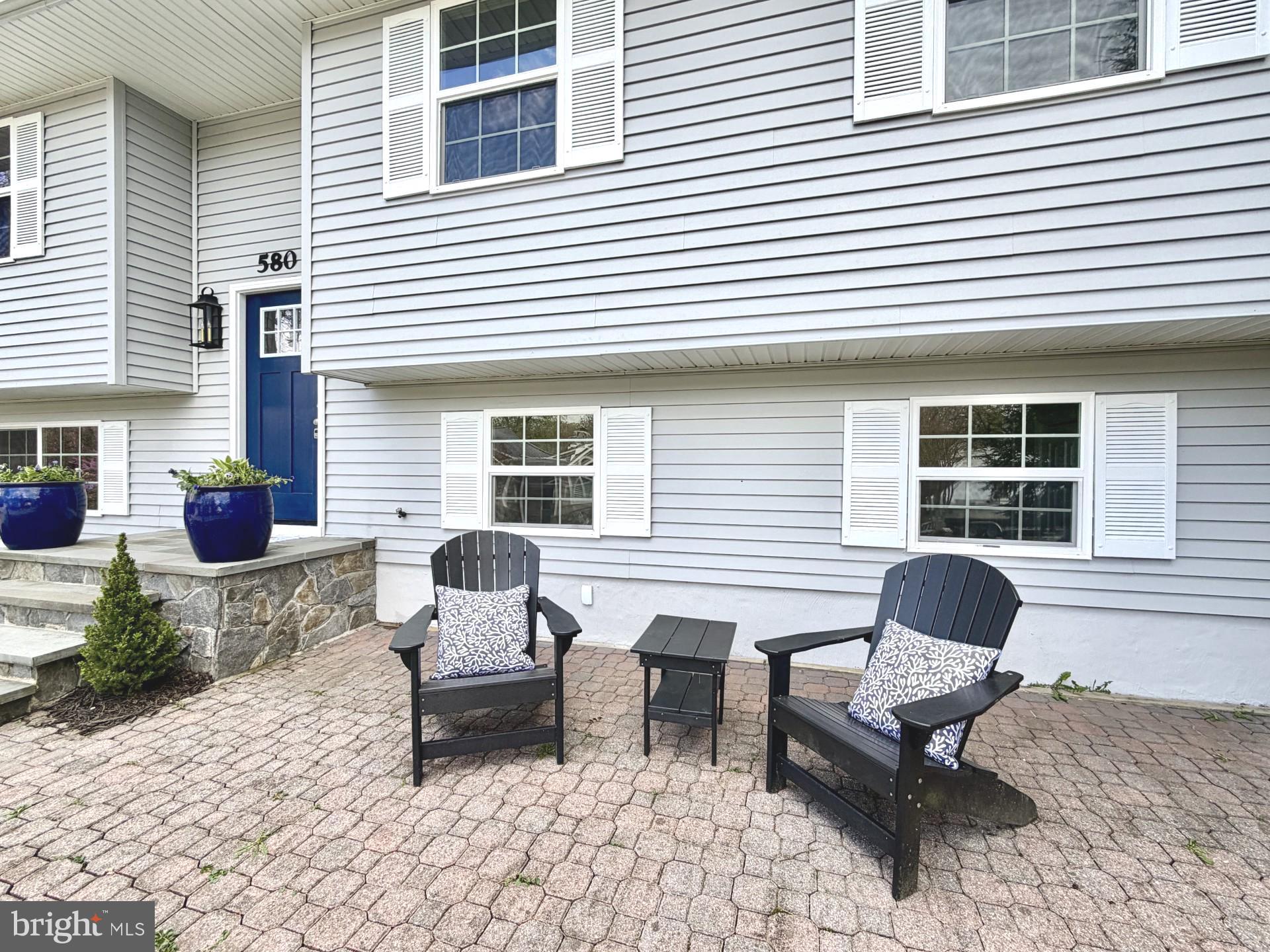 580 Park Road Severna Park, MD 21146 - Photo 3 of 36 a house view with a outdoor seating