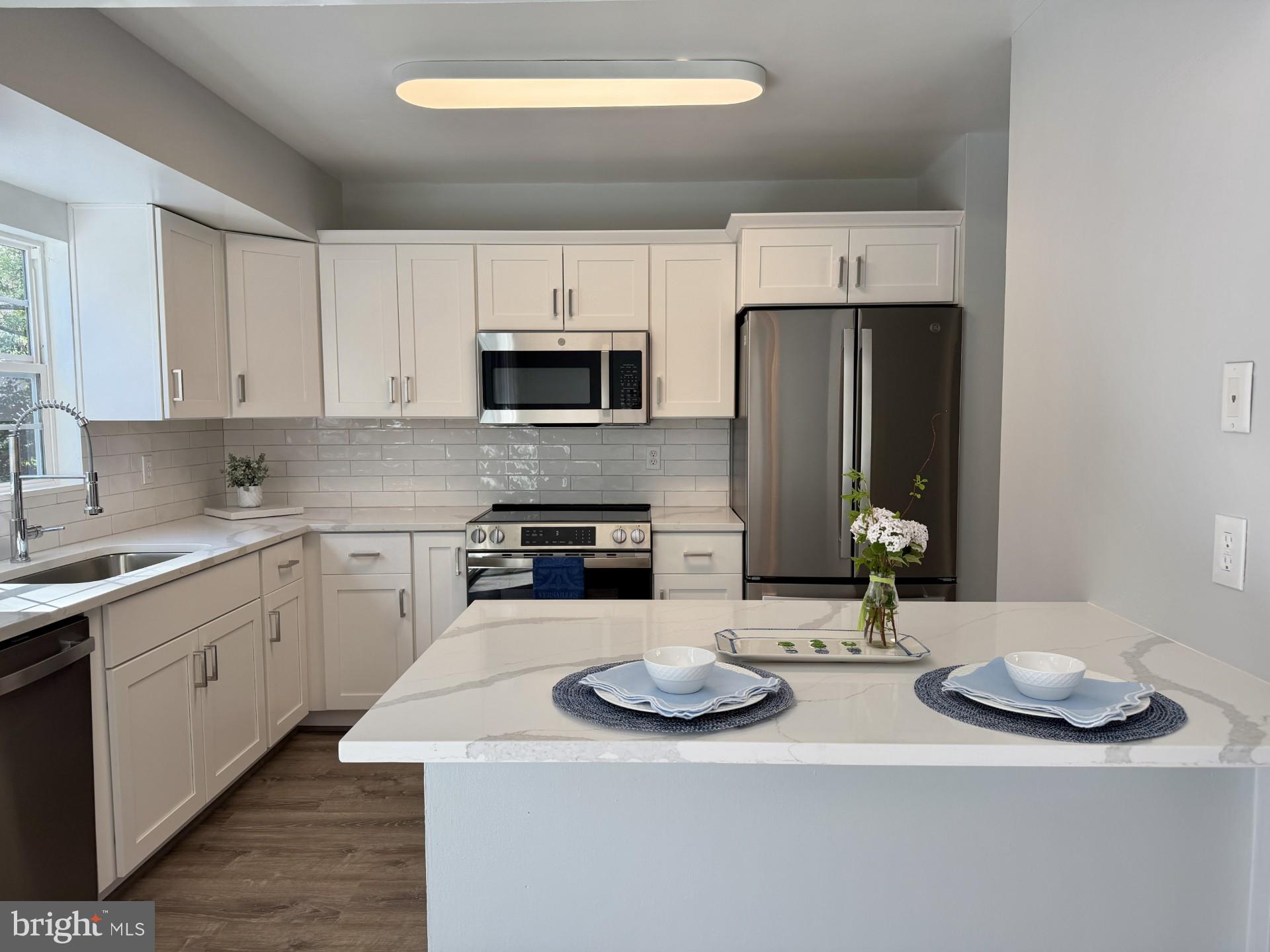 580 Park Road Severna Park, MD 21146 - Photo 6 of 36 Quartz breakfast bar