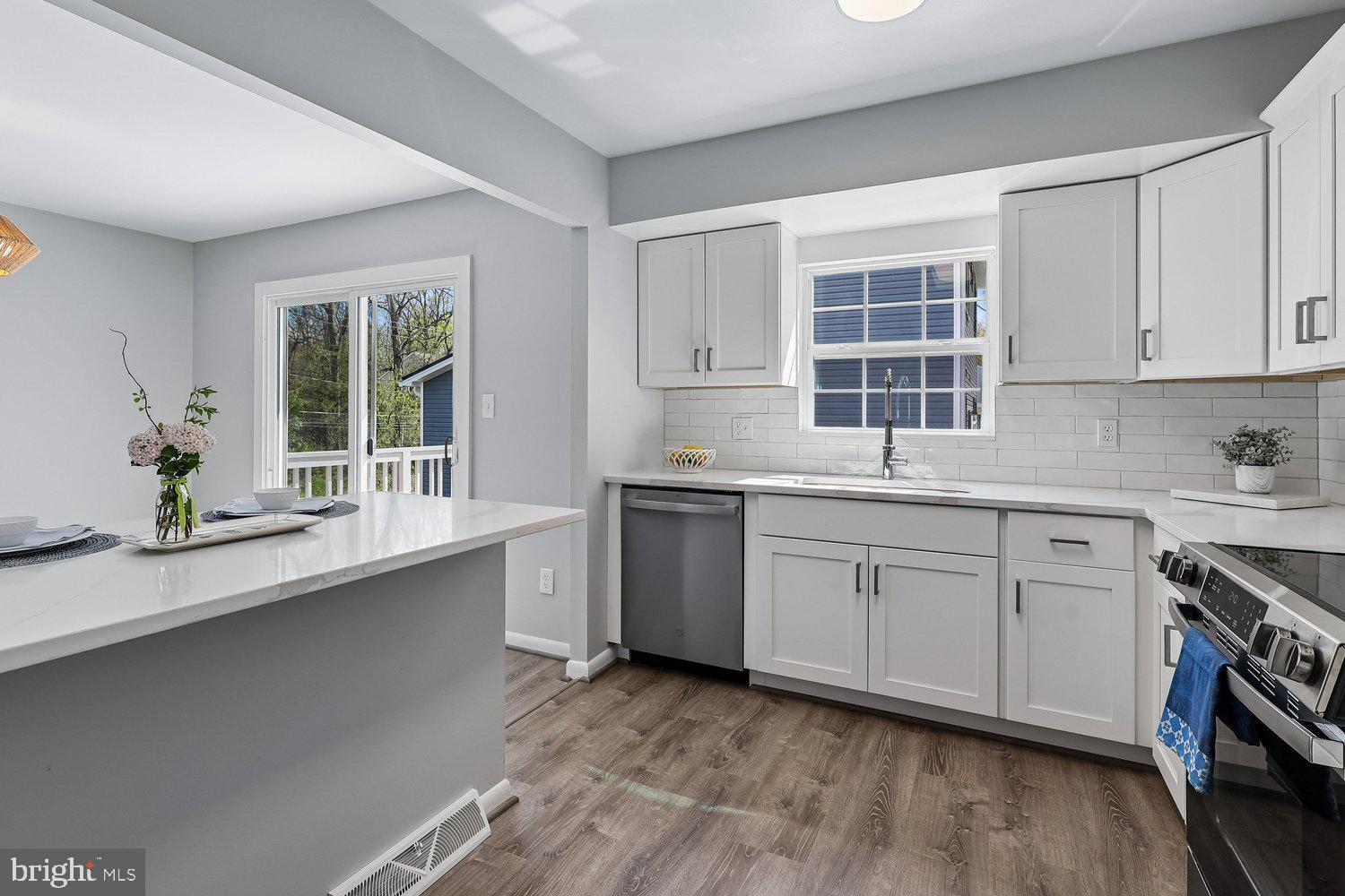 580 Park Road Severna Park, MD 21146 - Photo 7 of 36 Kitchen