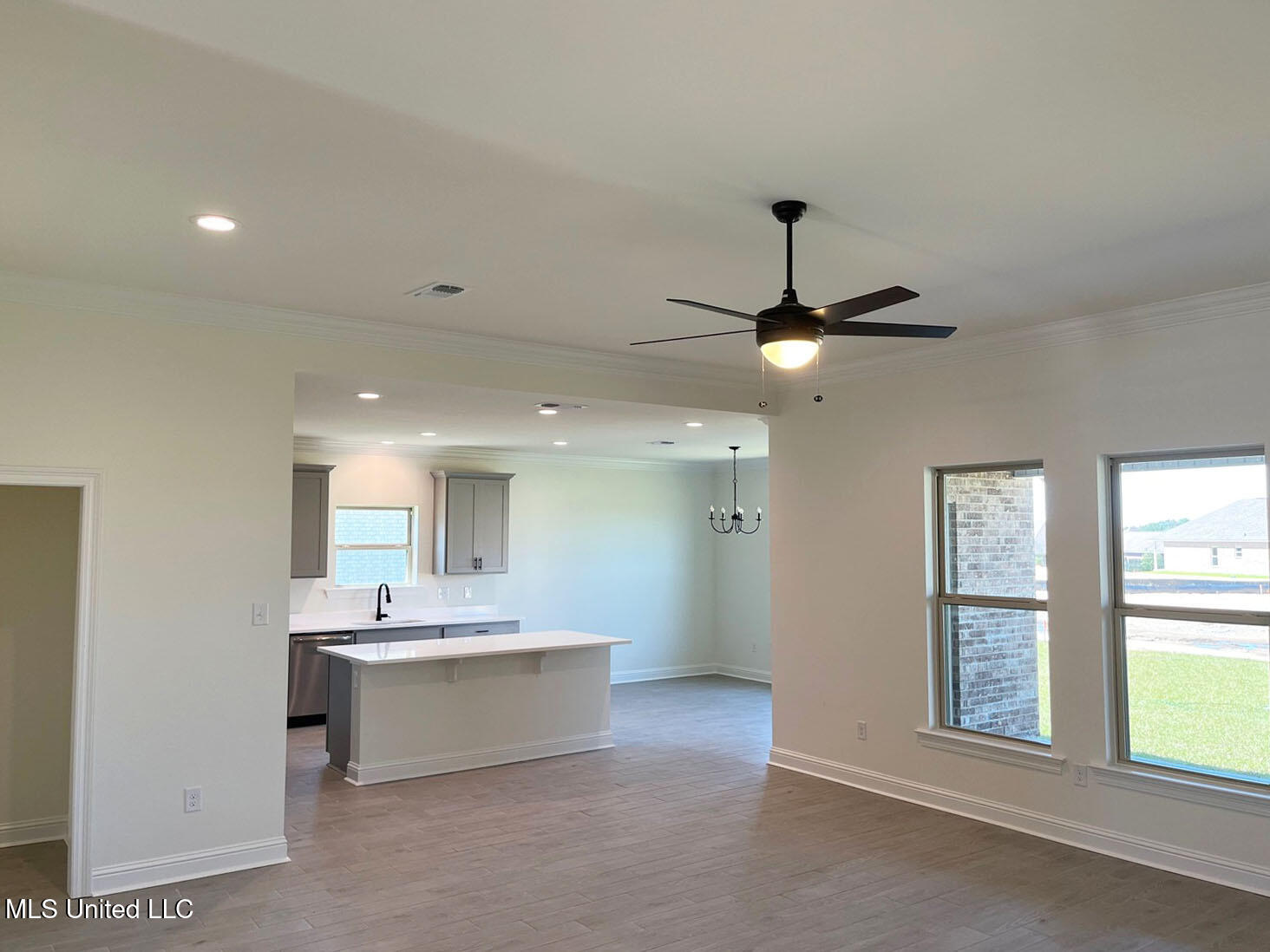 12111 Walker Road Ocean Springs, MS 39564 - Photo 3 of 20 Picture98 copy