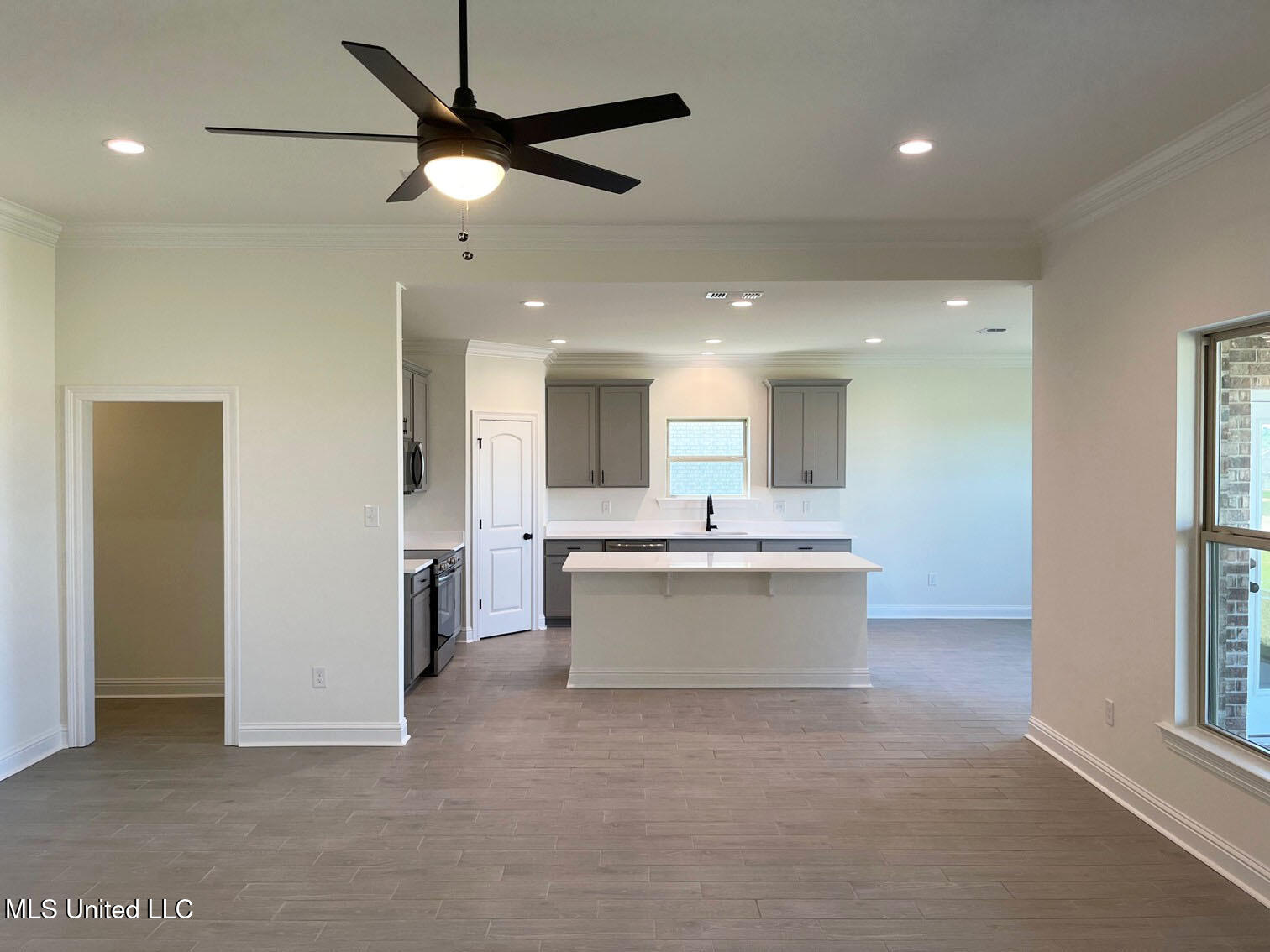 12111 Walker Road Ocean Springs, MS 39564 - Photo 4 of 20 Picture99 copy