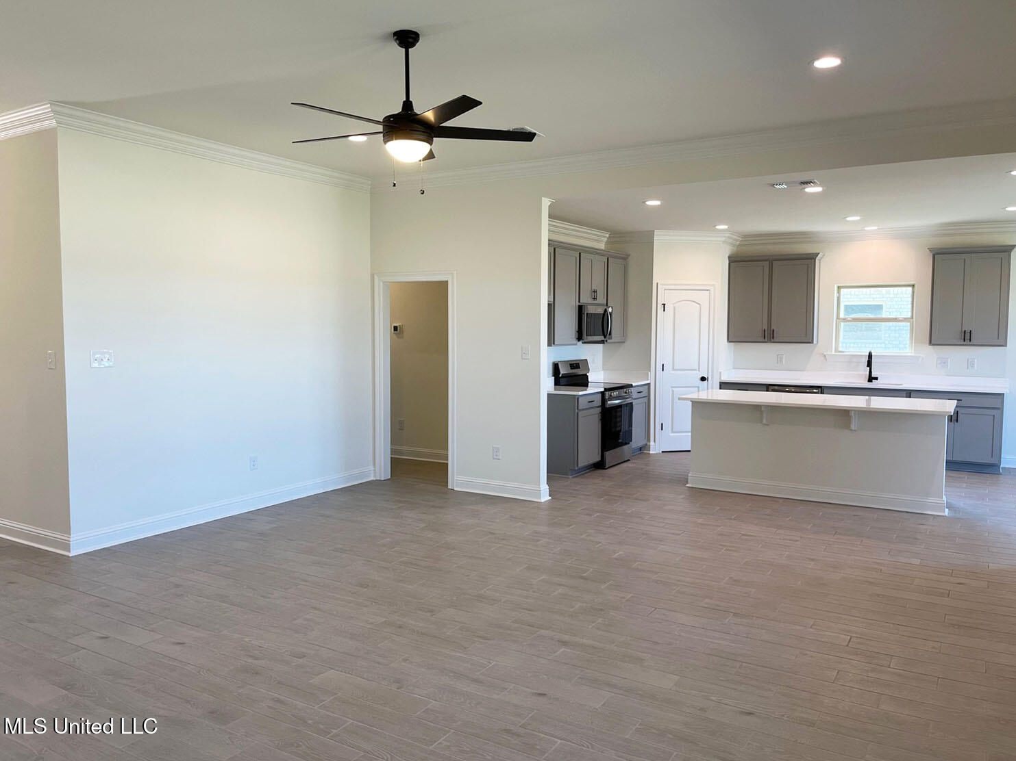 12111 Walker Road Ocean Springs, MS 39564 - Photo 5 of 20 Picture100 copy
