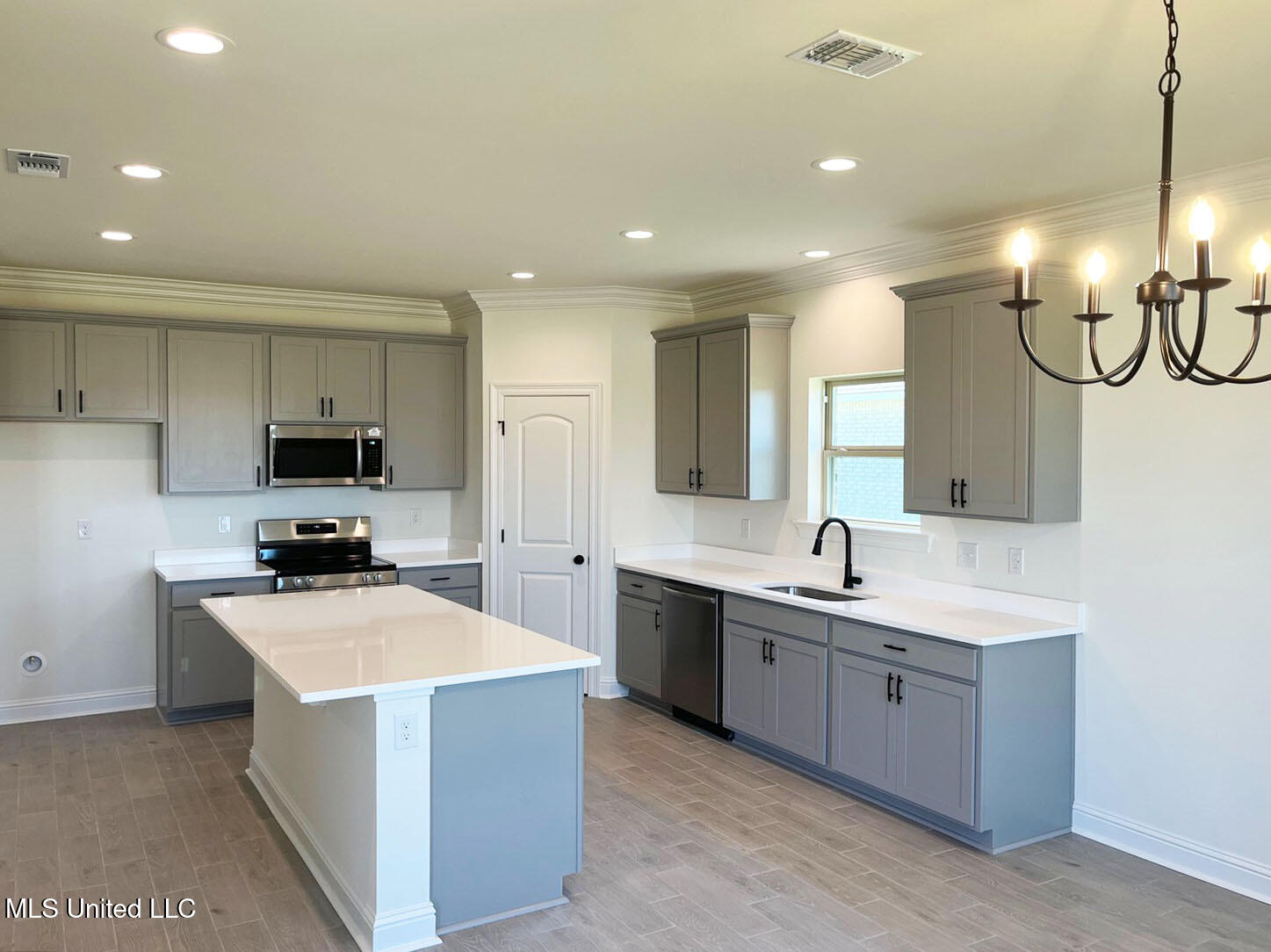 12111 Walker Road Ocean Springs, MS 39564 - Photo 6 of 20 Picture105 copy
