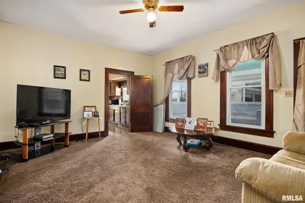$120,000 | 105 North 1st Street, Sparland, IL 61565