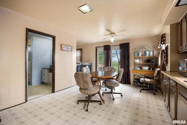 $120,000 | 105 North 1st Street, Sparland, IL 61565