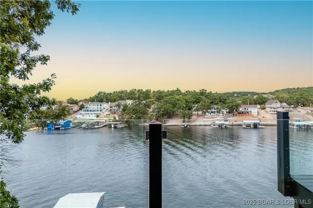 $899,000 | 4692 Lakehurst Circle, Osage Beach, MO 65065