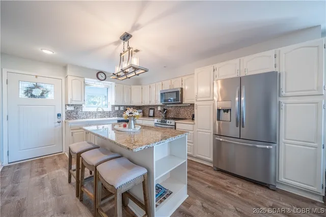 $899,000 | 4692 Lakehurst Circle, Osage Beach, MO 65065