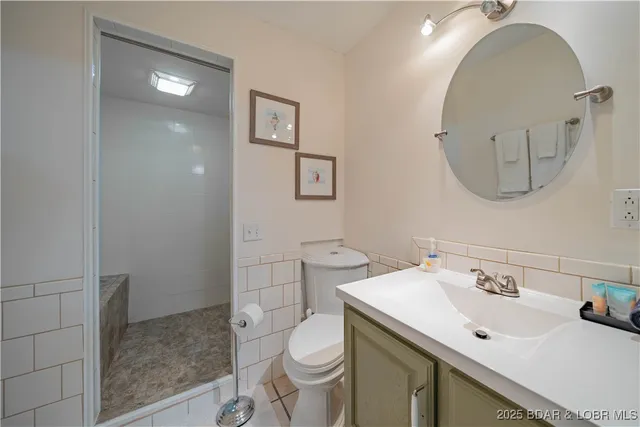 $899,000 | 4692 Lakehurst Circle, Osage Beach, MO 65065