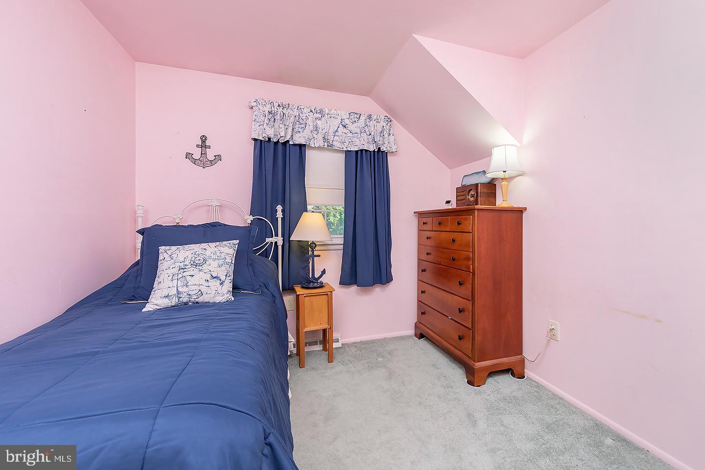 339 Peach Road Bellmawr, NJ 08031 - Photo 19 of 26 3rd Bedroom
