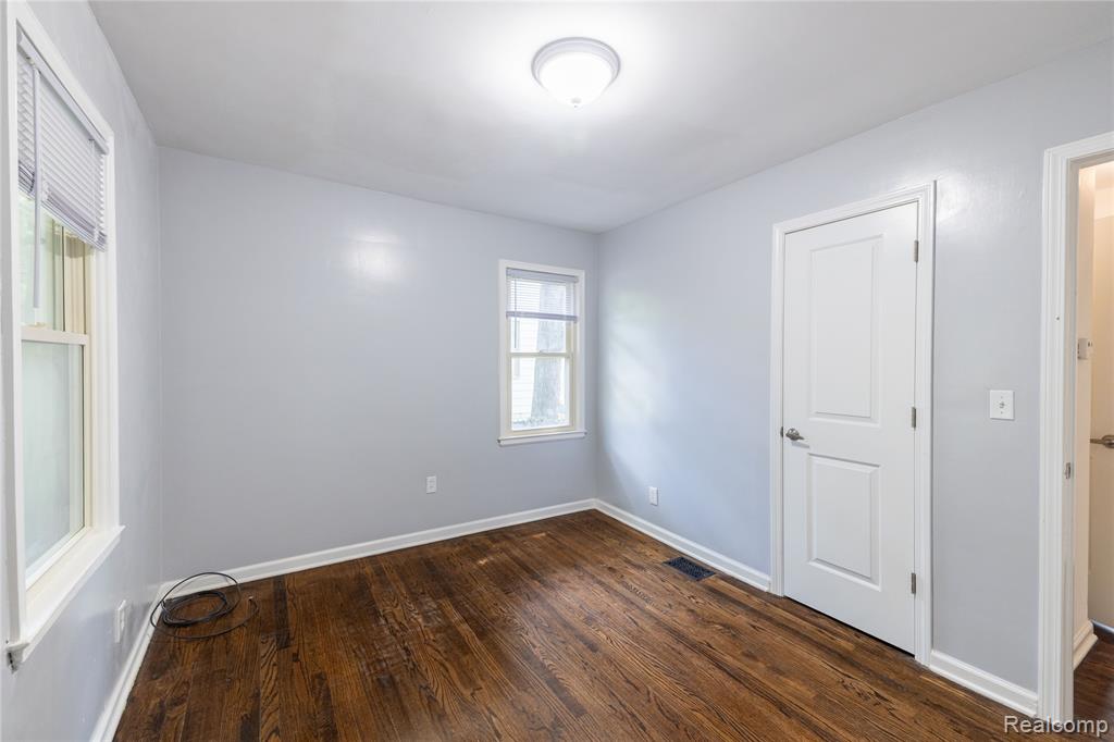 8729 Bellevue Road Grosse Ile, MI 48138 - Photo 14 of 32