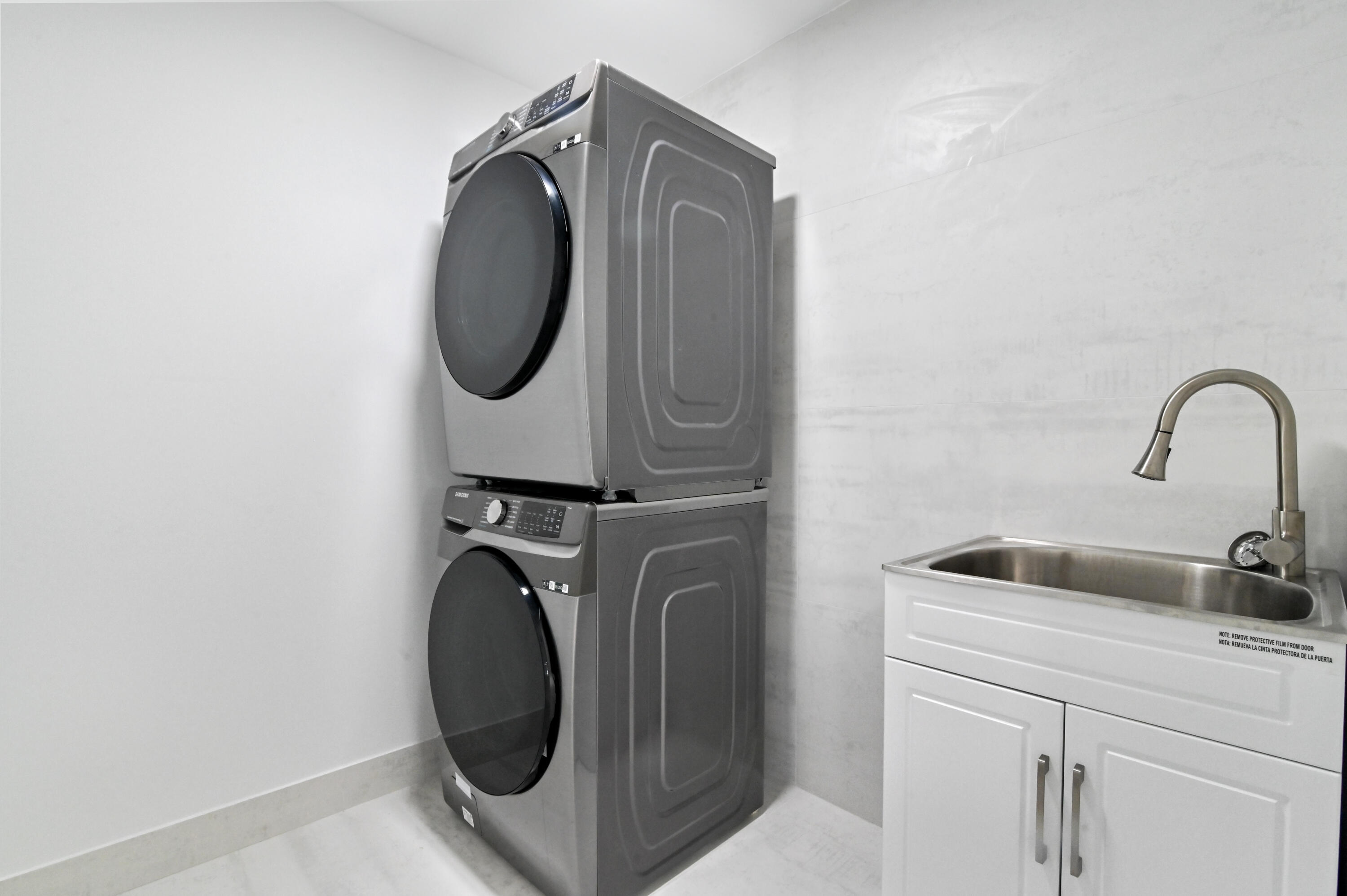 11294 Cloverleaf Circle Boca Raton, FL 33428 - Photo 34 of 81 a bathroom with a sink and a mirror