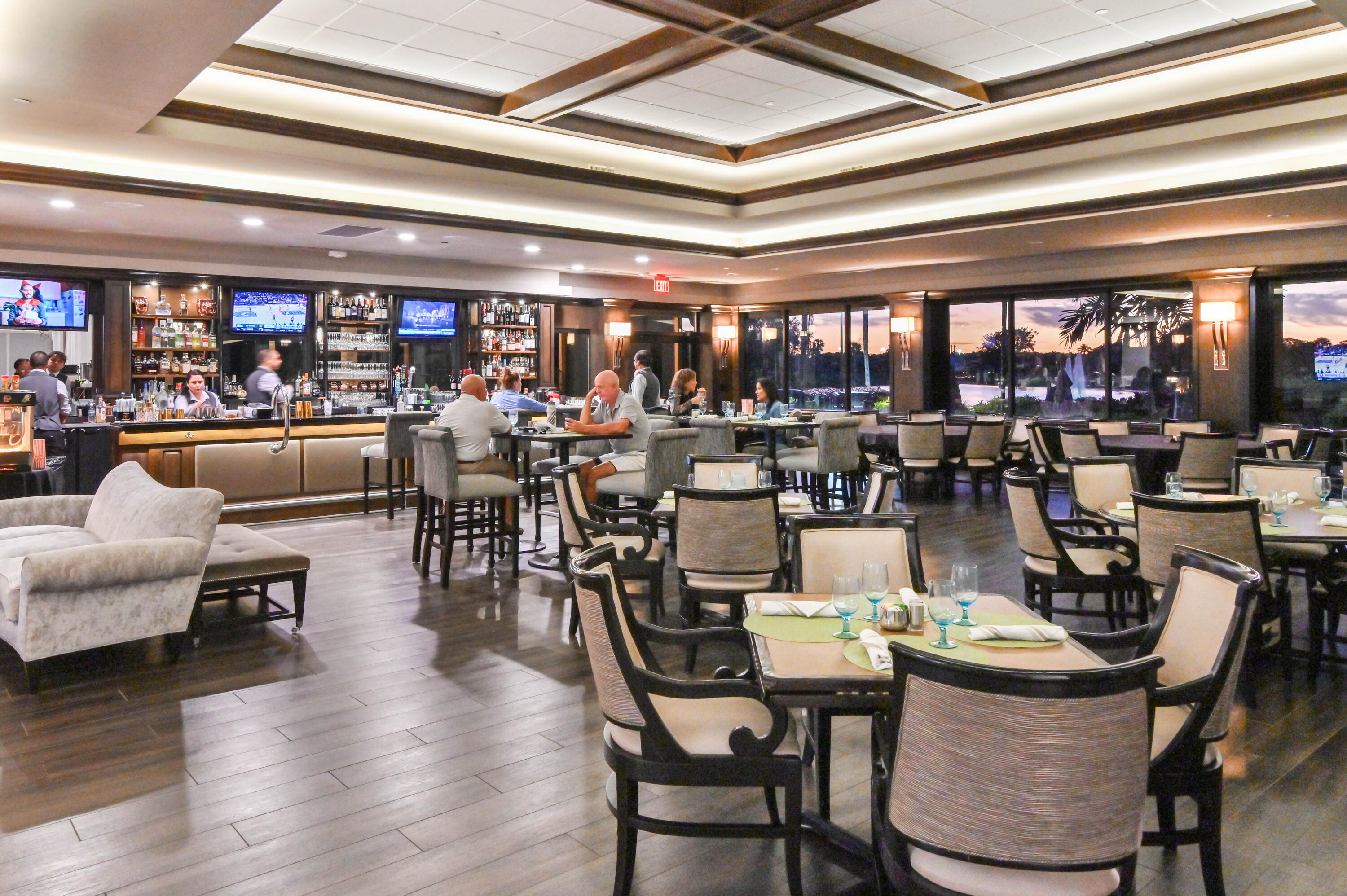 11294 Cloverleaf Circle Boca Raton, FL 33428 - Photo 69 of 81 bar 01