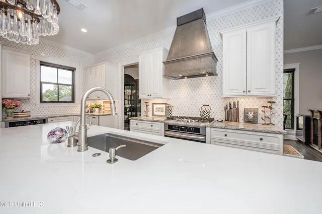 $729,900 | 2011 Ivy Court, Biloxi, MS 39532