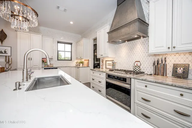 $729,900 | 2011 Ivy Court, Biloxi, MS 39532