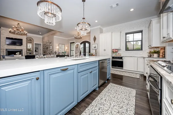 $719,000 | 2011 Ivy Court, Biloxi, MS 39532
