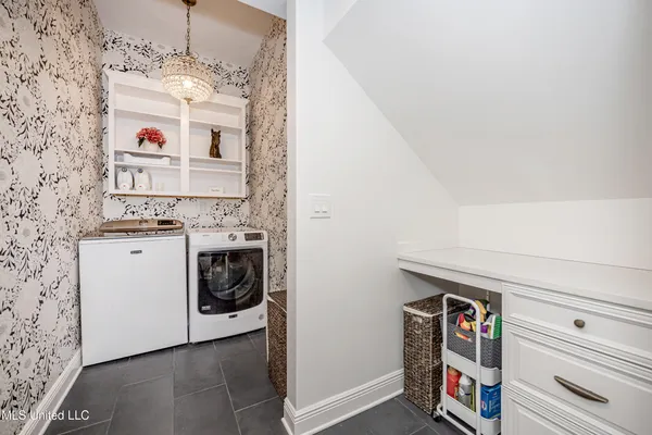 $719,000 | 2011 Ivy Court, Biloxi, MS 39532