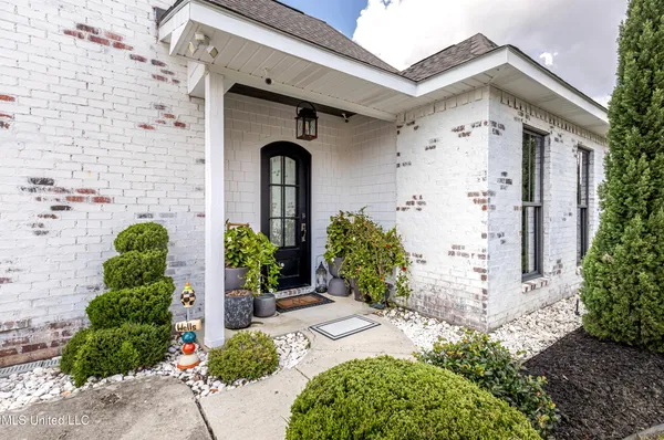 $719,000 | 2011 Ivy Court, Biloxi, MS 39532