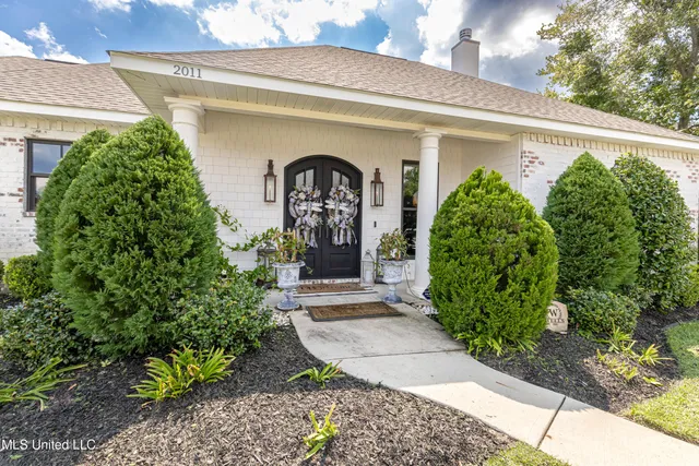 $729,900 | 2011 Ivy Court, Biloxi, MS 39532