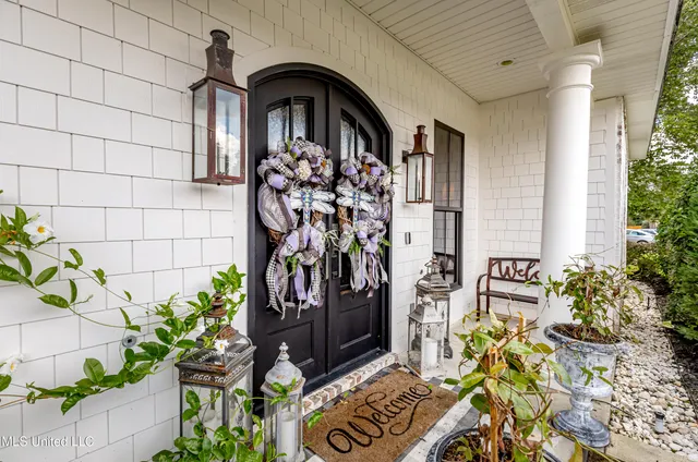 $729,900 | 2011 Ivy Court, Biloxi, MS 39532