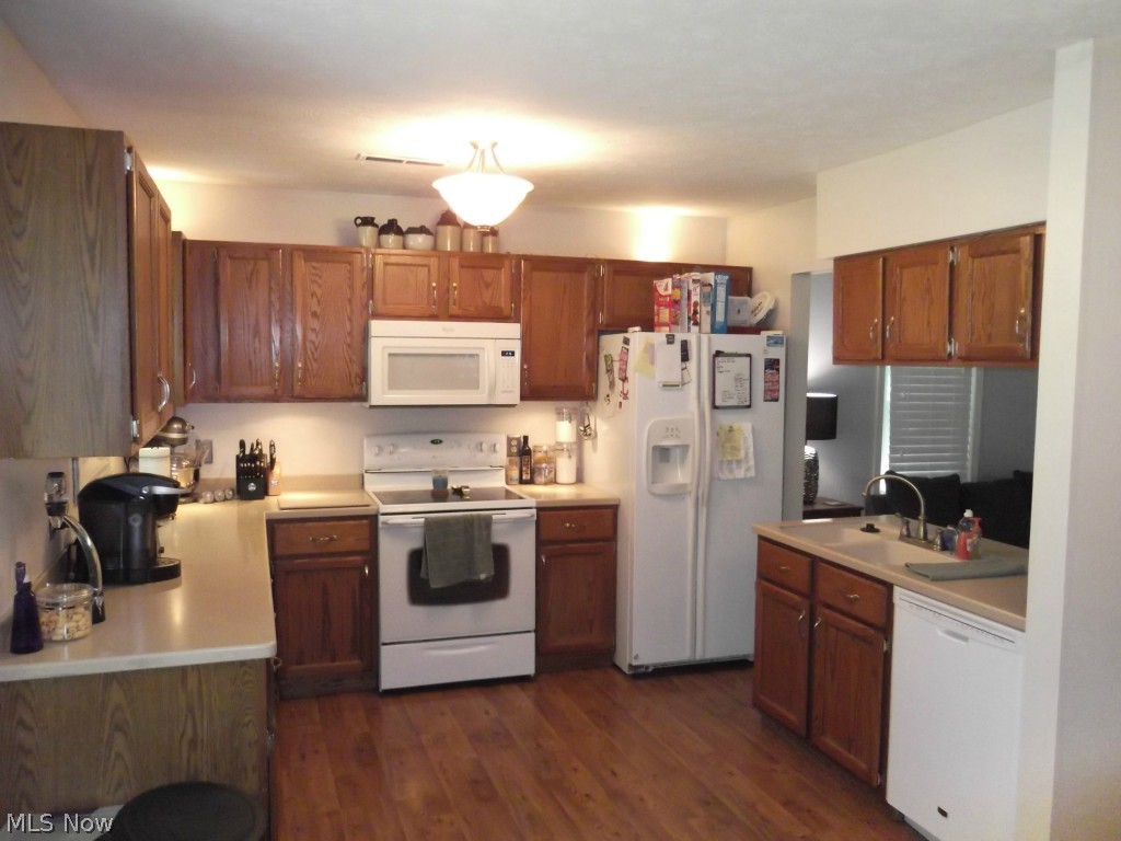 7277 Auburn Road Painesville, OH 44077 - Photo 10 of 21 KITCHEN