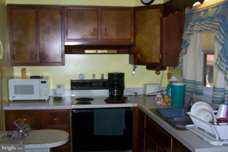 2875 Hambleton Road Riva, MD 21140 - Photo 8 of 17 Kitchen