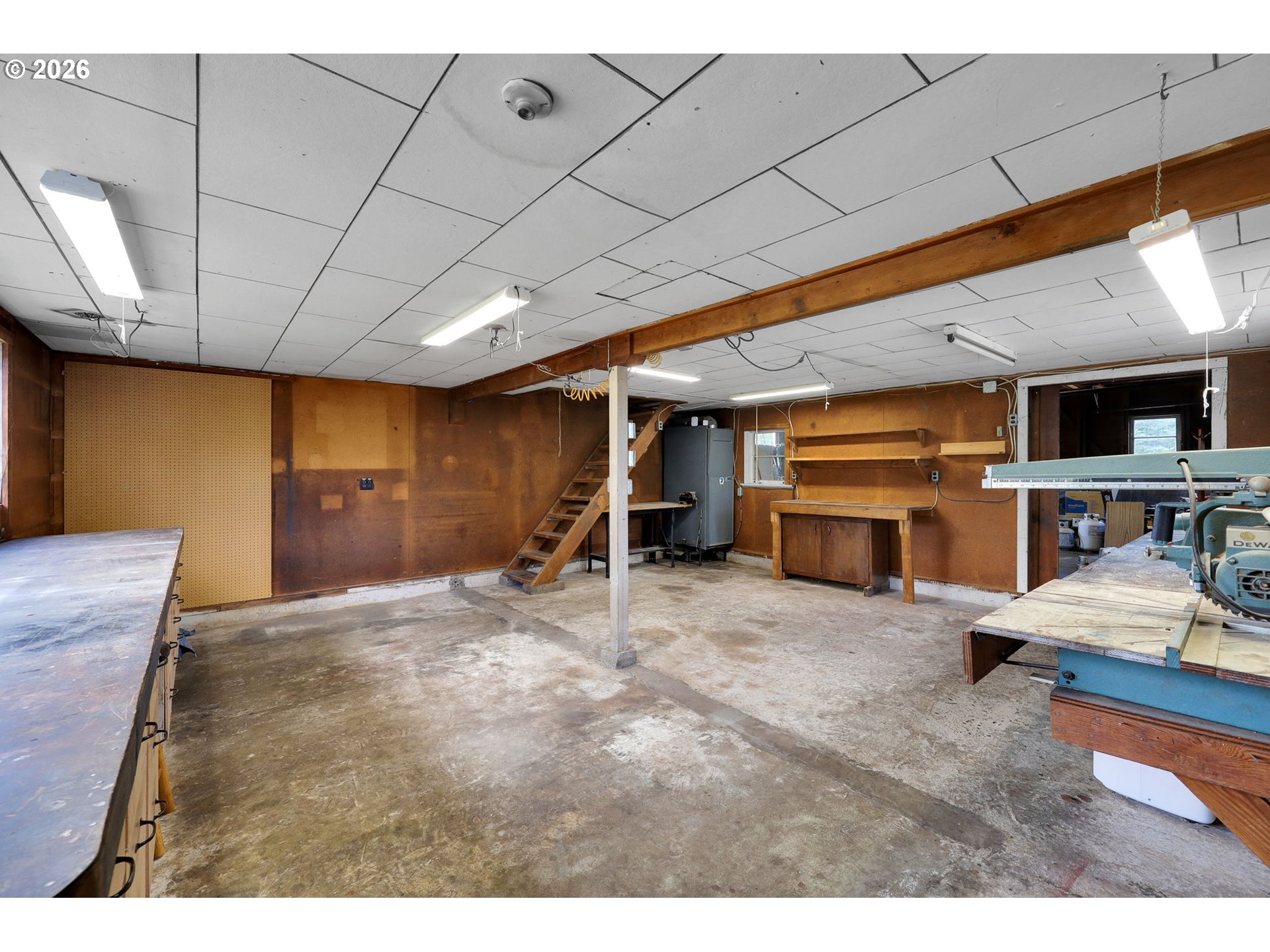35478 Brabham Road Pleasant Hill, OR 97455 - Photo 34 of 48 a view of a livingroom with furniture